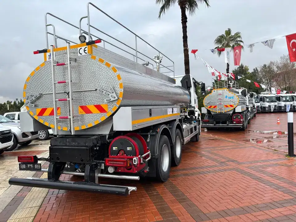 Antalya Büyükşehir hizmet filosu yenilendi: Yeni araçlar törenle tanıtıldı 5